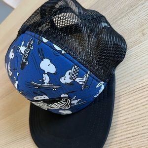 Vans snoopy basketball cap